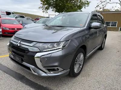 Mitsubishi Outlander PHEV 2018 – SUV hybride rechargeable 4WD à motorisation écologique — fianco