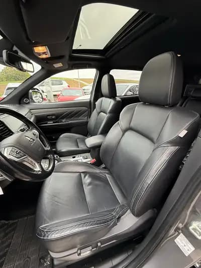 Mitsubishi Outlander PHEV 2018 – SUV hybride rechargeable 4WD à motorisation écologique — cruscotto