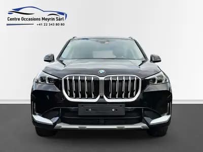 BMW X1 sDrive 18i xLine 2025 — SUV compact premiumà faible kilométrage, première main — side view