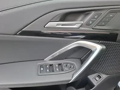 BMW X1 sDrive 18i xLine 2025 — SUV compact premiumà faible kilométrage, première main — Thumbnail 7