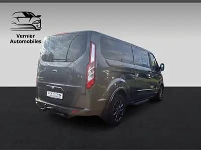 Ford Tourneo Custom 320 L2H1 Titanium X — Minibus 8 places, diesel automatique, très bon état — interni
