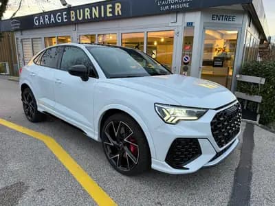 Audi RS Q3 Sportback - Performance sportive et élégance blanche — vista esterna