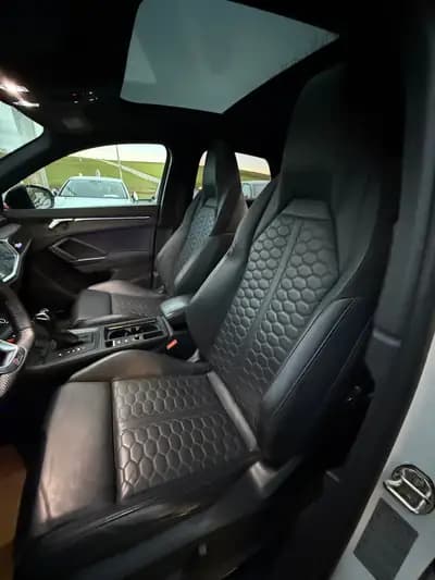 Audi RS Q3 Sportback - Performance sportive et élégance blanche — dettaglio