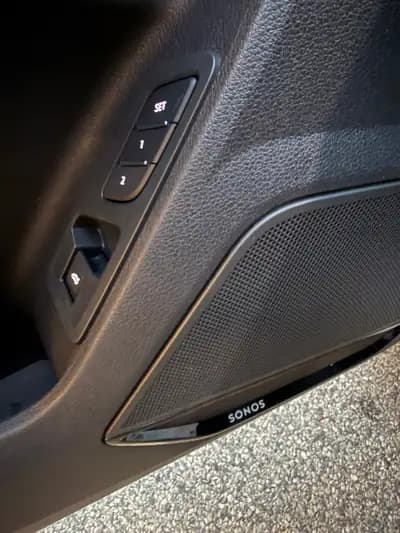 Audi RS Q3 Sportback - Performance sportive et élégance blanche — Miniatura 8