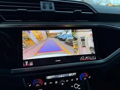 Audi RS Q3 Sportback - Performance sportive et élégance blanche — Miniatura 10