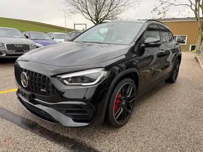 Mercedes-AMG GLA 45 S 4Matic+ : Performance compacte et prestige allemand — fianco