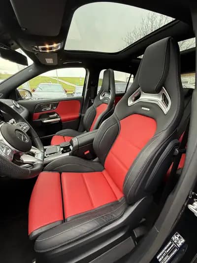 Mercedes-AMG GLA 45 S 4Matic+ : Performance compacte et prestige allemand — Miniatura 8