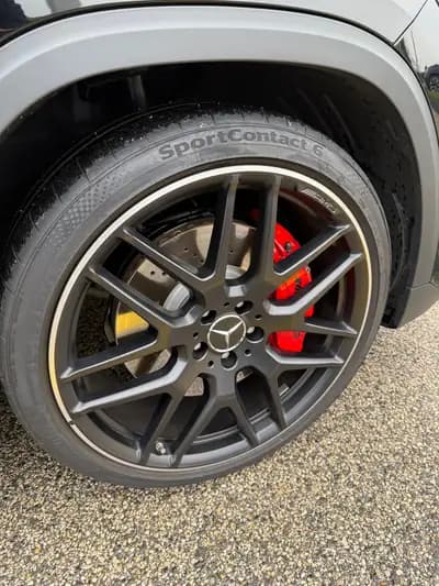 Mercedes-AMG GLA 45 S 4Matic+ : Performance compacte et prestige allemand — Miniatura 7