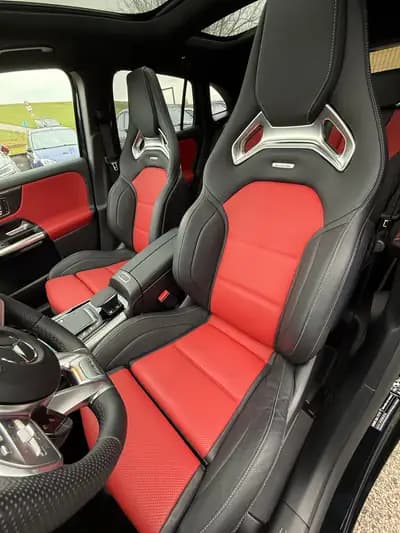 Mercedes-AMG GLA 45 S 4Matic+ : Performance compacte et prestige allemand — Miniatura 15