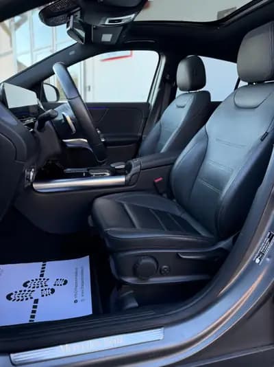 Mercedes-Benz GLA 200 AMG Line — SUV compact élégant, 1er propriétaire suisse — Thumbnail 14
