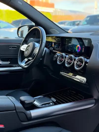 Mercedes-Benz GLA 200 AMG Line — SUV compact élégant, 1er propriétaire suisse — Thumbnail 20