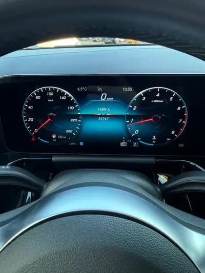 Mercedes-Benz GLA 200 AMG Line — SUV compact élégant, 1er propriétaire suisse — Thumbnail 24