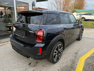 MINI Countryman JCW ALL4 – Dynamique et Polyvalent — rear view