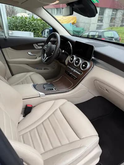 Mercedes-Benz GLC 400 d 4Matic AMG Line – Puissance et élégance réunies — detail