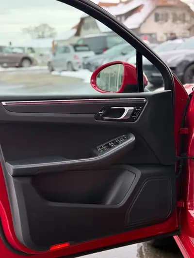 Porsche Macan GTS PDK — SUV sportif 380 ch, rouge éclatant, parfait état — Thumbnail 19