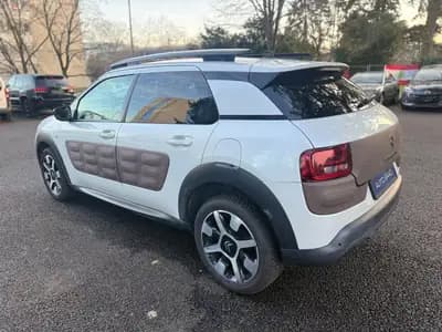 Citroën C4 Cactus 1.2 e-THP Feel — Design innovant, première main, 104 000 km — rear view