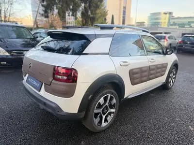 Citroën C4 Cactus 1.2 e-THP Feel — Design innovant, première main, 104 000 km — dashboard