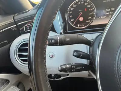 Mercedes-Benz S 500 Cabriolet — Élégance décapotable, 455 ch et prestige allemand — Miniatura 20