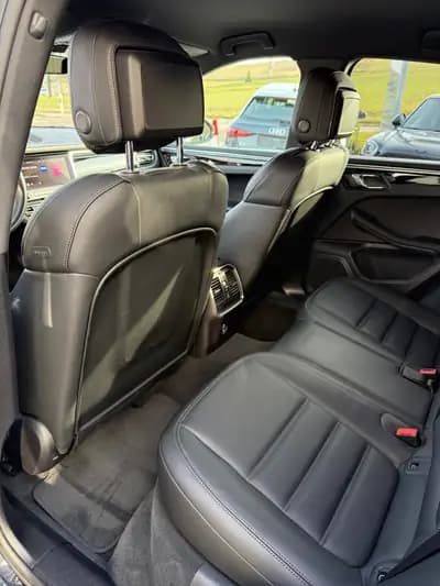 Porsche Macan S PDK – Sportivité et prestance garanties — interior