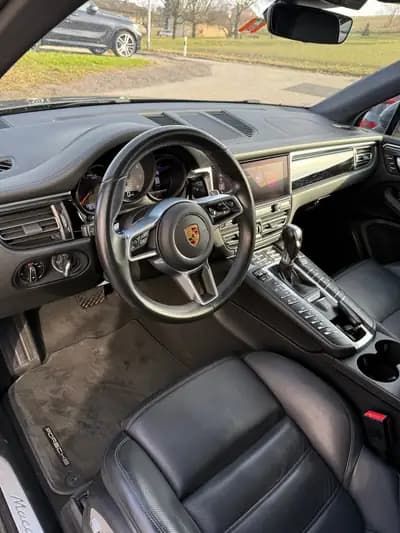 Porsche Macan S PDK – Sportivité et prestance garanties — dashboard