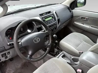 Toyota HI-LUX 4x4 DoubleCab LineaLuna — Pickup robuste diesel, expertise mécanique du jour — Miniatur 12