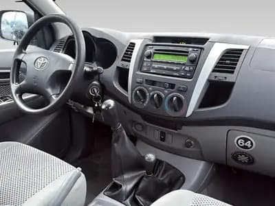 Toyota HI-LUX 4x4 DoubleCab LineaLuna — Pickup robuste diesel, expertise mécanique du jour — Miniatur 13