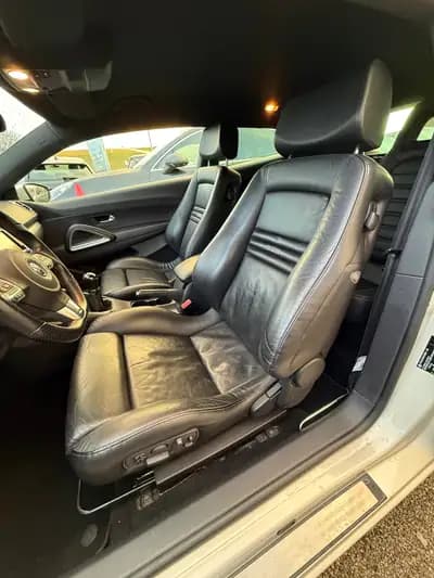 VW Scirocco 2.0 TSI – Le coupé sportif au tempérament affirmé — dashboard