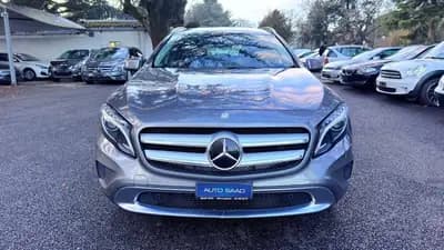 Mercedes-Benz GLA 250 Urban 4Matic — SUV compact premium, 4 roues motrices, 128'000 km — exterior view