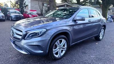 Mercedes-Benz GLA 250 Urban 4Matic — SUV compact premium, 4 roues motrices, 128'000 km — side view
