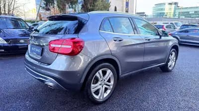 Mercedes-Benz GLA 250 Urban 4Matic — SUV compact premium, 4 roues motrices, 128'000 km — dashboard