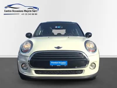 MINI Cooper Classic Edition Steptronic — Citadine dynamique, toit ouvrant et cuir premium — rear view