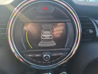 MINI Cooper Classic Edition Steptronic — Citadine dynamique, toit ouvrant et cuir premium — Thumbnail 11