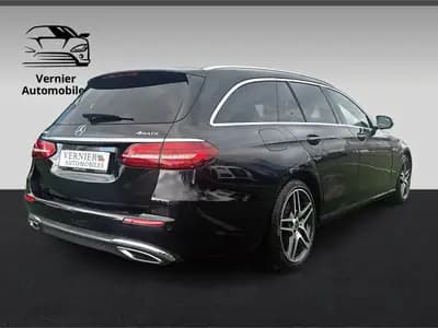 Mercedes-Benz E 220 d T 4Matic — Break diesel hybride, 55 000 km seulement — interior
