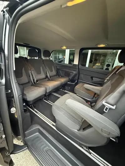 Mercedes-Benz V 250 d – Le monospace premium all-terrain — interni