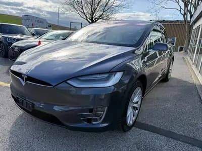 Tesla Model X Maximale Autonomie - SUV électrique haute performance 562 ch — side view