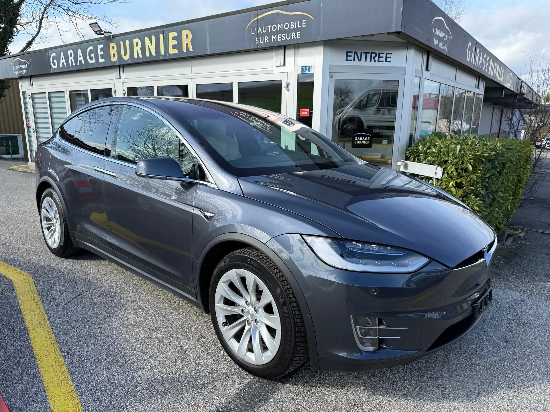 Tesla Model X Maximale Autonomie - SUV électrique haute performance 562 ch