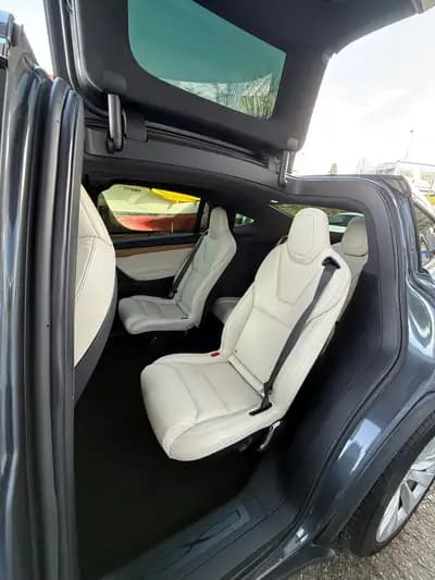 Tesla Model X Maximale Autonomie - SUV électrique haute performance 562 ch — Thumbnail 7