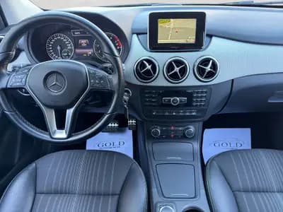 Mercedes-Benz B 200 7G-DCT — Monospace compact fiable, expertise certifiée — rear view