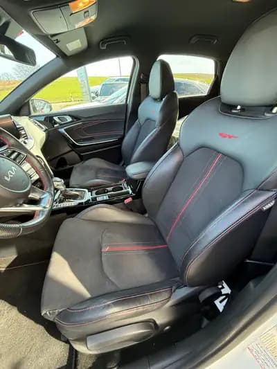 Kia Ceed GT 204 ch : sportivité et fiabilité réunies — dashboard