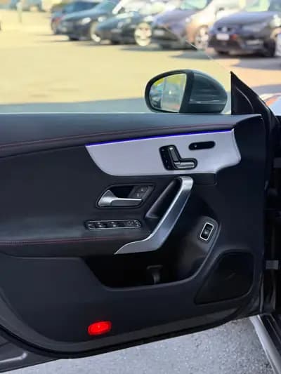 Mercedes-Benz CLA 250 AMG Line — Berline sportive, 1 main, garantie, entretien suivi — Thumbnail 15