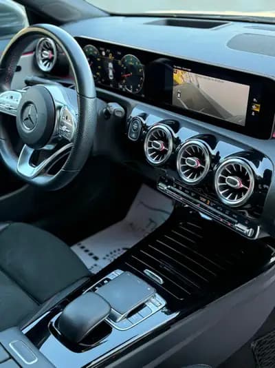 Mercedes-Benz CLA 250 AMG Line — Berline sportive, 1 main, garantie, entretien suivi — Thumbnail 24