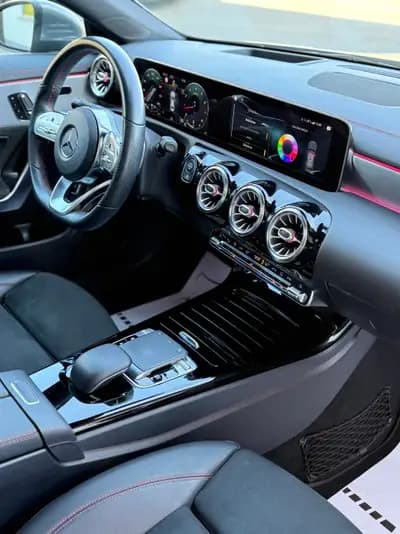 Mercedes-Benz CLA 250 AMG Line — Berline sportive, 1 main, garantie, entretien suivi — Thumbnail 22