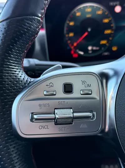 Mercedes-Benz CLA 250 AMG Line — Berline sportive, 1 main, garantie, entretien suivi — Thumbnail 25