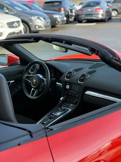 Porsche 718 Boxster 2.0 PDK — Roadster légendaire, 300 ch et première main suisse — Thumbnail 25