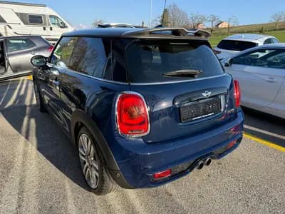 MINI Cooper S Steptronic – Dynamique et économe à la fois — rear view