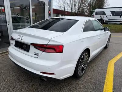 Audi A5 Coupé 2.0 TFSI Sport quattro - Performance et élégance réunies — interior