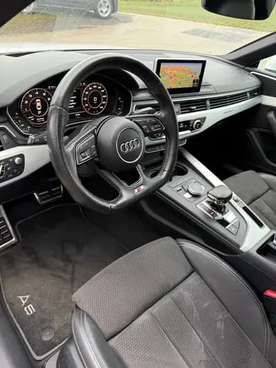 Audi A5 Coupé 2.0 TFSI Sport quattro - Performance et élégance réunies — Thumbnail 7