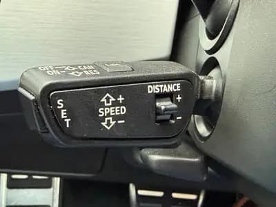 Audi A5 Coupé 2.0 TFSI Sport quattro - Performance et élégance réunies — Thumbnail 12