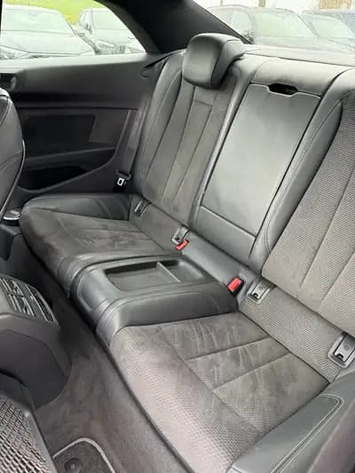 Audi A5 Coupé 2.0 TFSI Sport quattro - Performance et élégance réunies — Thumbnail 11