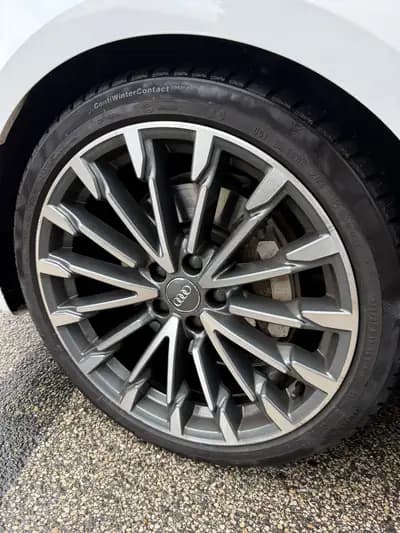 Audi A5 Coupé 2.0 TFSI Sport quattro - Performance et élégance réunies — Thumbnail 10